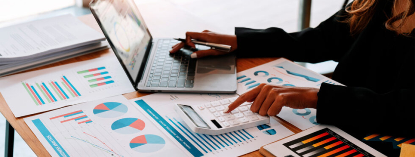 8 Reasons to Have Specific Bookkeeping Services for Business